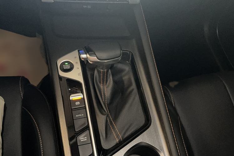 Used CHANGAN OSHAN X7 PLUS 2023 Enjoy Edition 1.5T Automatic Prestige 7-Seater Gear Lever