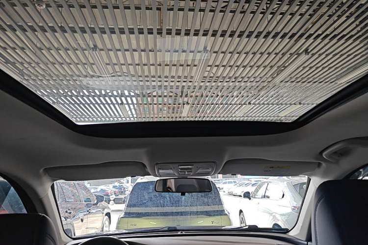 Used CHANGAN OSHAN X7 PLUS 2023 Enjoy Edition 1.5T Automatic Prestige 7-Seater Headliner