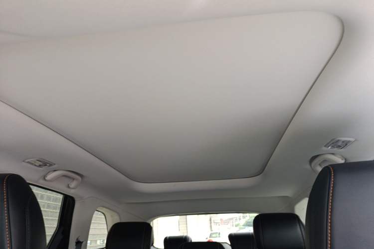 Used CHANGAN OSHAN X7 PLUS 2023 Enjoy Edition 1.5T Automatic Pilot Model 7 Seats Headliner