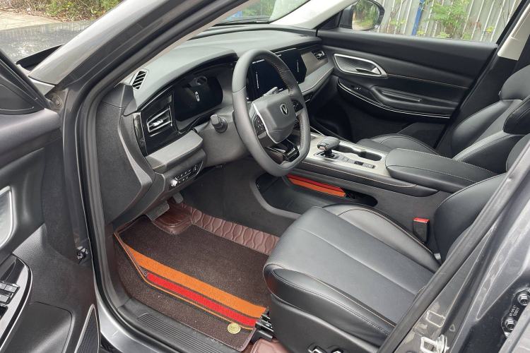 Used CHANGAN OSHAN X7 PLUS 2023 Enjoy Edition 1.5T Automatic Pilot Model 7 Seats Interior 1