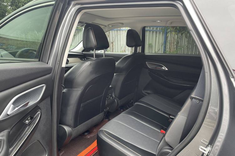Used CHANGAN OSHAN X7 PLUS 2023 Enjoy Edition 1.5T Automatic Pilot Model 7 Seats Interior 2