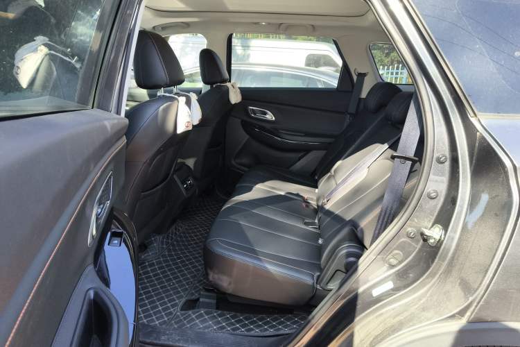 Used CHANGAN OSHAN X7 PLUS 2023 Enjoy Edition 1.5T Automatic Prestige 7-Seater Interior 4