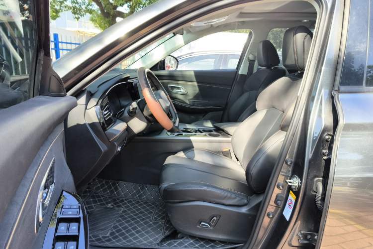 Used CHANGAN OSHAN X7 PLUS 2023 Enjoy Edition 1.5T Automatic Prestige 7-Seater Left Front Seat