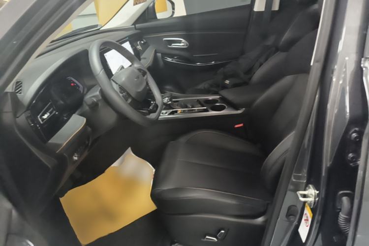 Used CHANGAN OSHAN X7 PLUS 2023 Enjoy Edition 1.5T Automatic Prestige Model Left Front Seat