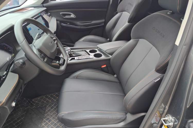 Used CHANGAN OSHAN X7 PLUS 2023 Enjoy Edition 1.5T Automatic Prestige 7-Seater Left Front Seat