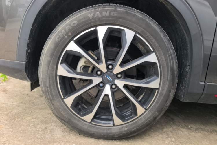 Used CHANGAN OSHAN X7 PLUS 2023 Enjoy Edition 1.5T Automatic Prestige 7-Seater Left Front Wheel Hub