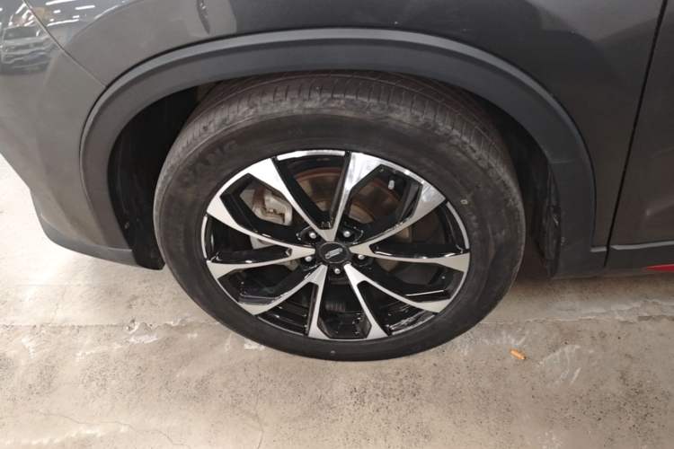 Used CHANGAN OSHAN X7 PLUS 2023 Enjoy Edition 1.5T Automatic Prestige Model Left Front Wheel Hub