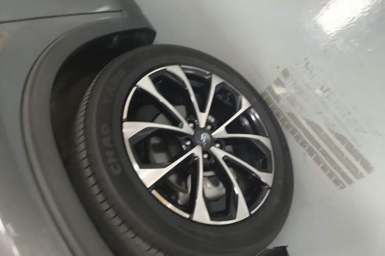 Used CHANGAN OSHAN X7 PLUS 2023 Enjoy Edition 1.5T Automatic Prestige Model Left Front Wheel Hub