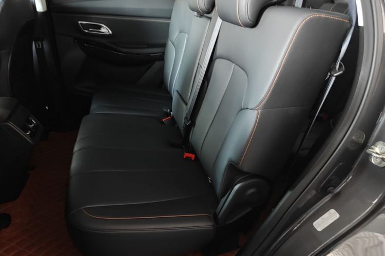 Used CHANGAN OSHAN X7 PLUS 2023 Enjoy Edition 1.5T Automatic Prestige 7-Seater Left Rear Seat