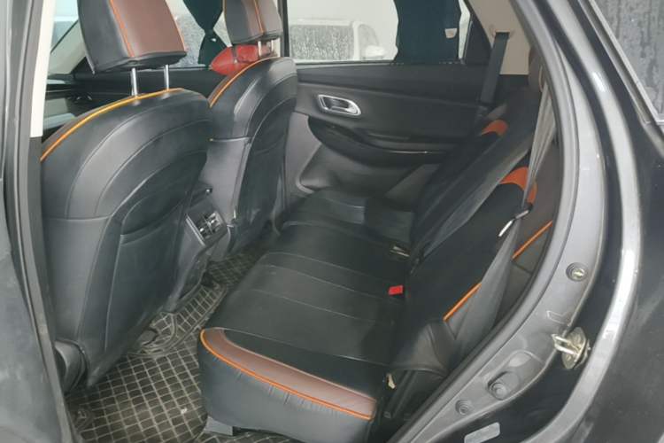 Used CHANGAN OSHAN X7 PLUS 2023 Enjoy Edition 1.5T Automatic Prestige 7-Seater Left Rear Seat