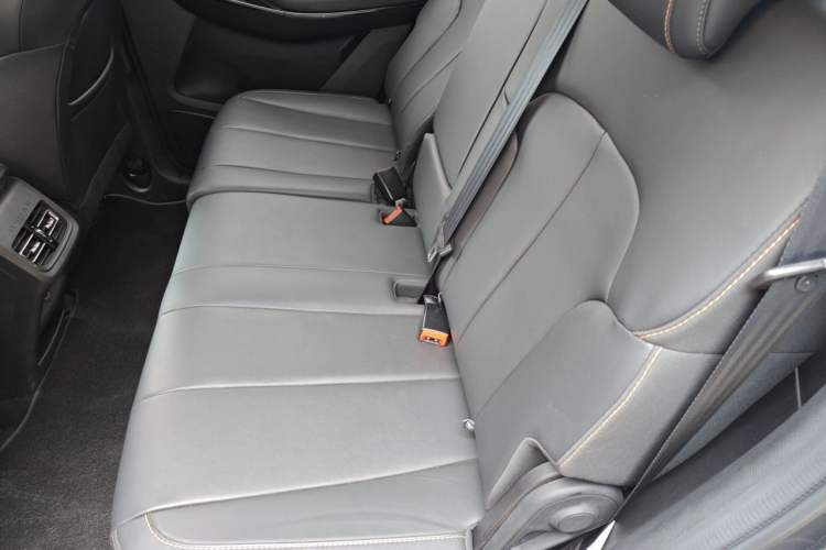 Used CHANGAN OSHAN X7 PLUS 2023 Enjoy Edition 1.5T Automatic Prestige 7-Seater Left Rear Seat