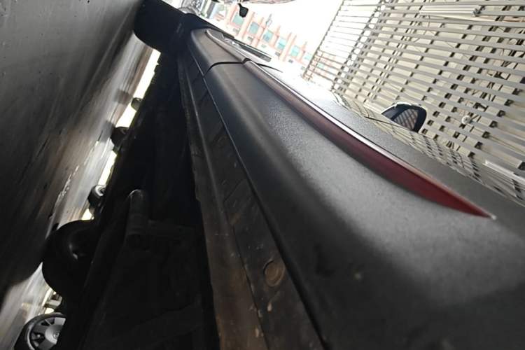 Used CHANGAN OSHAN X7 PLUS 2023 Enjoy Edition 1.5T Automatic Prestige 7-Seater Left Side Sill