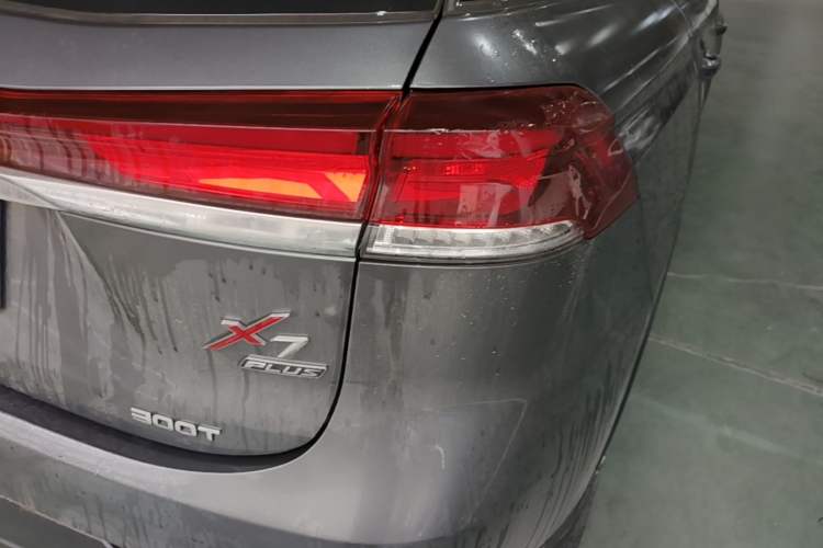 Used CHANGAN OSHAN X7 PLUS 2023 Enjoy Edition 1.5T Automatic Prestige 7-Seater Right Rear Taillight