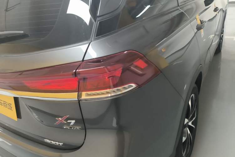 Used CHANGAN OSHAN X7 PLUS 2023 Enjoy Edition 1.5T Automatic Prestige Model Right Rear Taillight