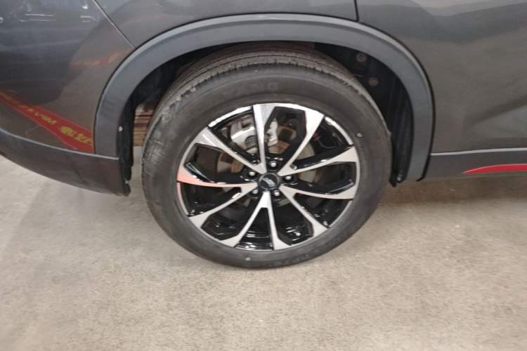 Used CHANGAN OSHAN X7 PLUS 2023 Enjoy Edition 1.5T Automatic Prestige Model Right Rear Wheel Hub