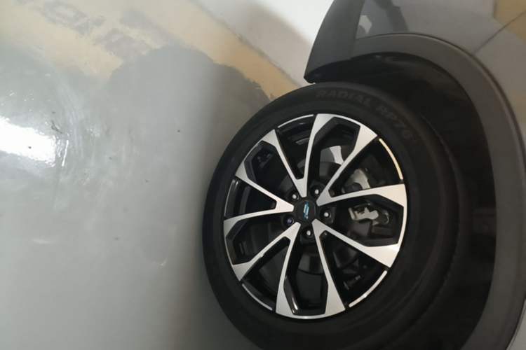 Used CHANGAN OSHAN X7 PLUS 2023 Enjoy Edition 1.5T Automatic Prestige Model Right Rear Wheel Hub