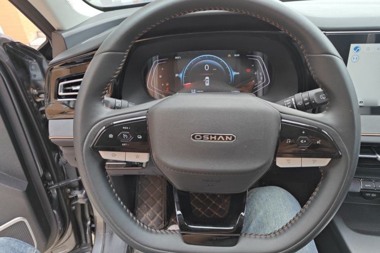 Used CHANGAN OSHAN X7 PLUS 2023 Enjoy Edition 1.5T Automatic Prestige 7-Seater Steering Wheel