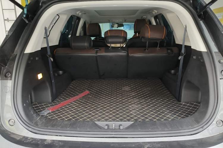 Used CHANGAN OSHAN X7 PLUS 2023 Enjoy Edition 1.5T Automatic Prestige 7-Seater Trunk