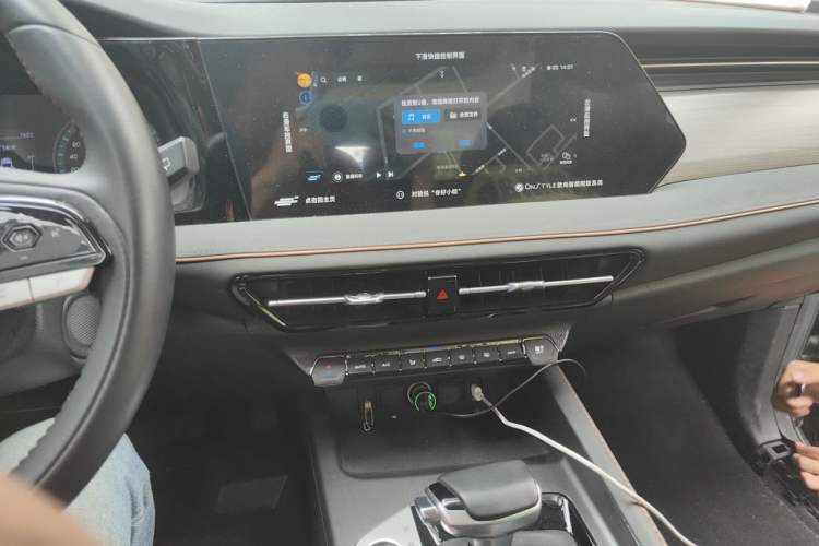 Used CHANGAN OSHAN X7 PLUS 2023 Enjoy Edition 1.5T Automatic Smart Edition 7-Seater Audio And AC Panel