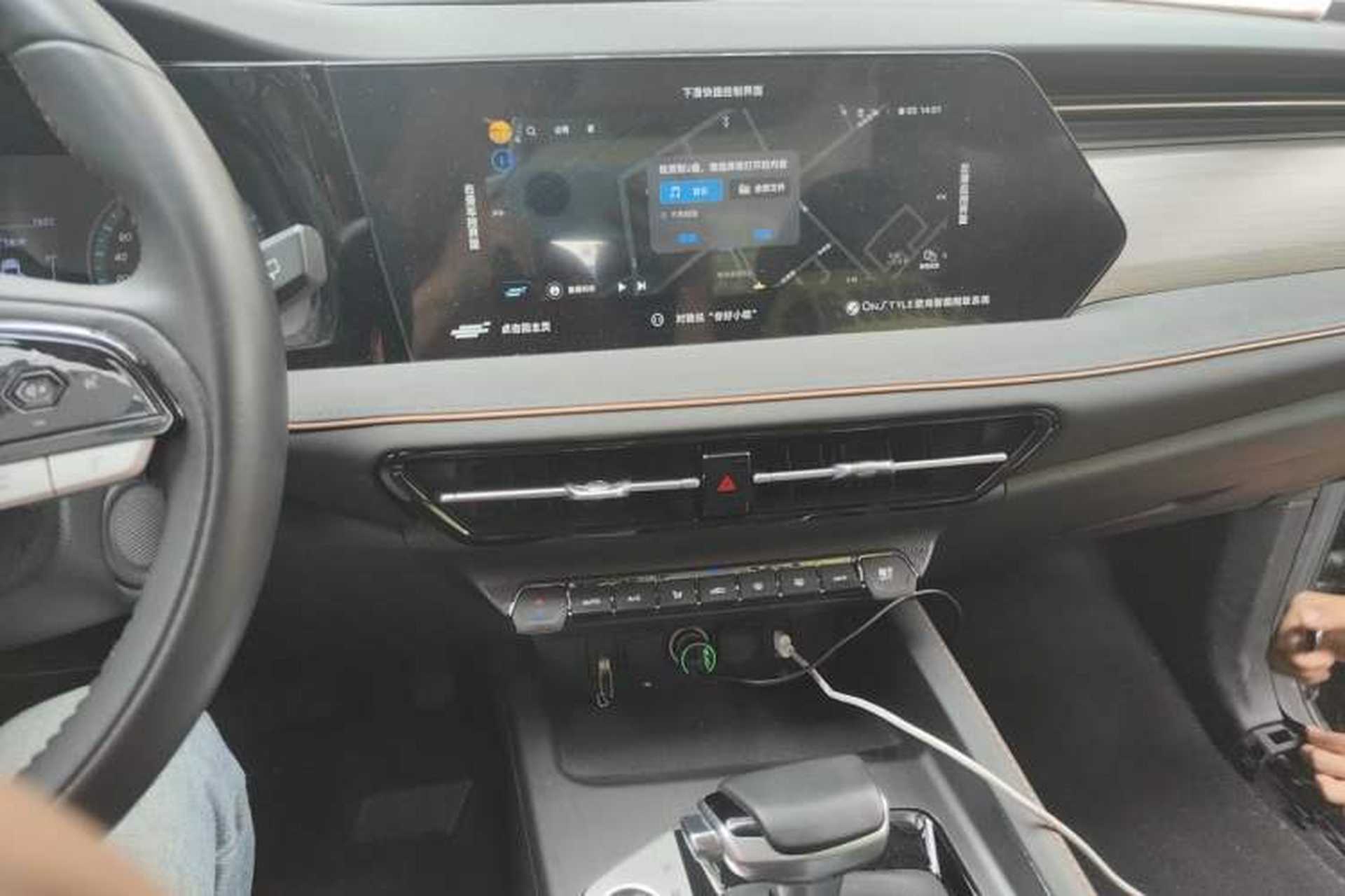 Used CHANGAN OSHAN X7 PLUS 2023 Enjoy Edition 1.5T Automatic Smart Edition 7-Seater Audio And AC Panel