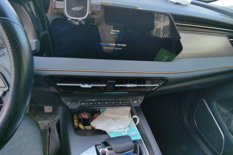 Used CHANGAN OSHAN X7 PLUS 2023 Enjoy Edition 1.5T Automatic Prestige Model Audio And AC Panel