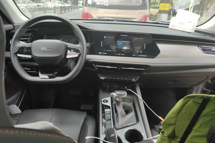 Used CHANGAN OSHAN X7 PLUS 2023 Enjoy Edition 1.5T Automatic Smart Edition 7-Seater Center Console