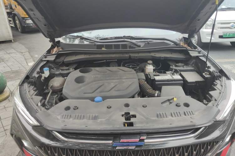 Used CHANGAN OSHAN X7 PLUS 2023 Enjoy Edition 1.5T Automatic Smart Edition 7-Seater Engine Bay