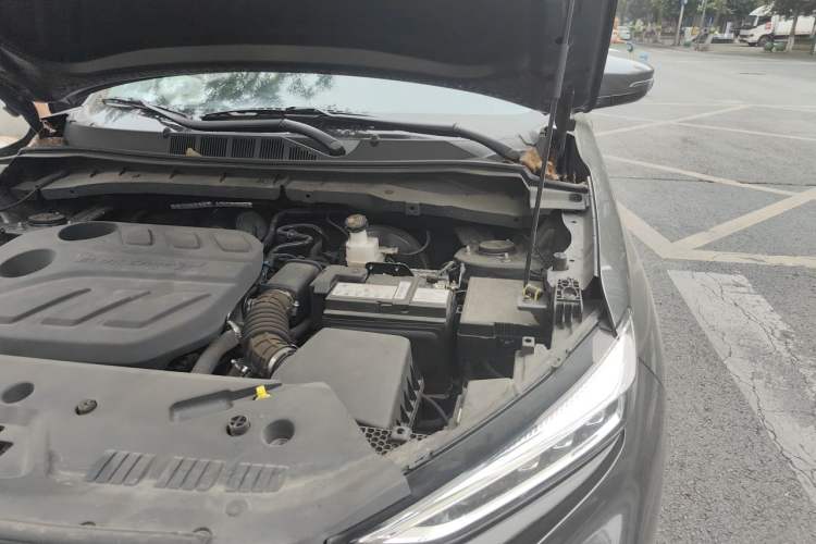 Used CHANGAN OSHAN X7 PLUS 2023 Enjoy Edition 1.5T Automatic Smart Edition 7-Seater Engine Bay Left