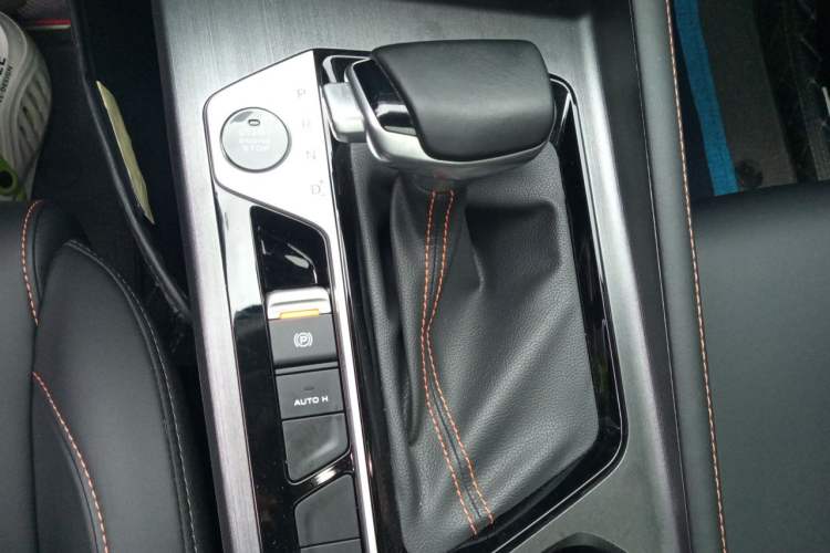 Used CHANGAN OSHAN X7 PLUS 2023 Enjoy Edition 1.5T Automatic Smart Version Gear Lever