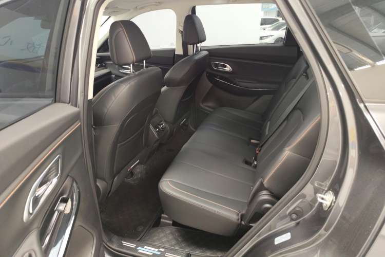 Used CHANGAN OSHAN X7 PLUS 2023 Enjoy Edition 1.5T Automatic Prestige 7-Seater Left Rear Seat