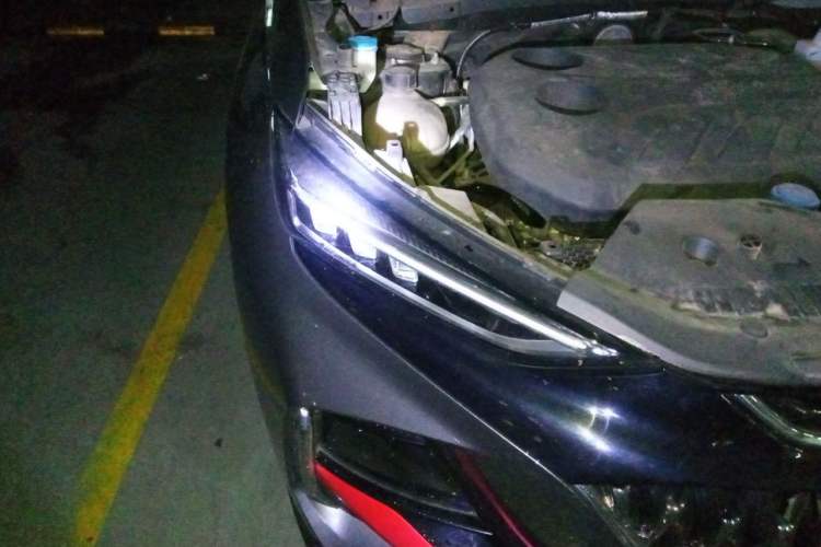 Used CHANGAN OSHAN X7 PLUS 2023 Enjoy Edition 1.5T Automatic Smart Version Right Front Headlight
