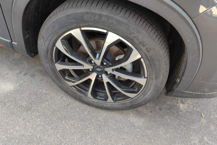 Used CHANGAN OSHAN X7 PLUS 2023 Enjoy Edition 1.5T Automatic Prestige Model Right Front Wheel Hub