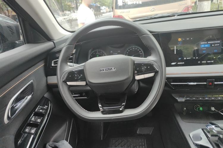 Used CHANGAN OSHAN X7 PLUS 2023 Enjoy Edition 1.5T Automatic Smart Edition 7-Seater Steering Wheel