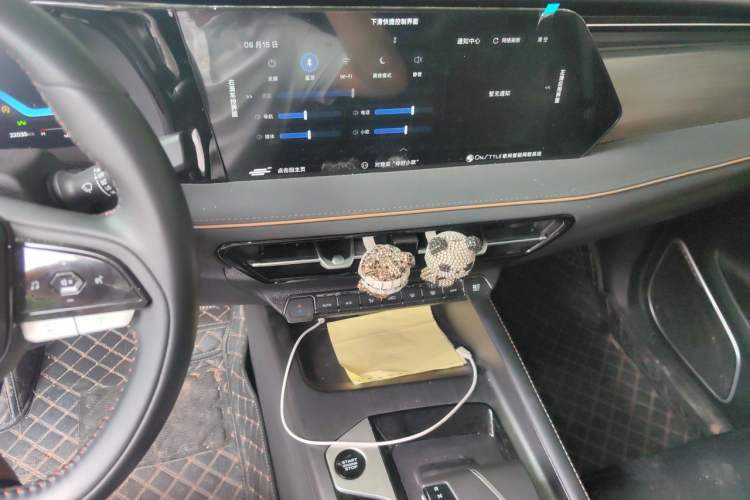 Used CHANGAN OSHAN X7 PLUS 2023 Enjoy Edition 1.5T Automatic Navigation Model Audio And AC Panel