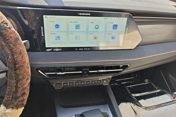 Used CHANGAN OSHAN X7 PLUS 2023 Enjoy Edition 1.5T Automatic Prestige 7-Seater Audio And AC Panel