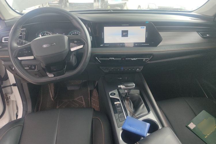 Used CHANGAN OSHAN X7 PLUS 2023 Enjoy Edition 1.5T Automatic Smart Edition 7-Seater Center Console