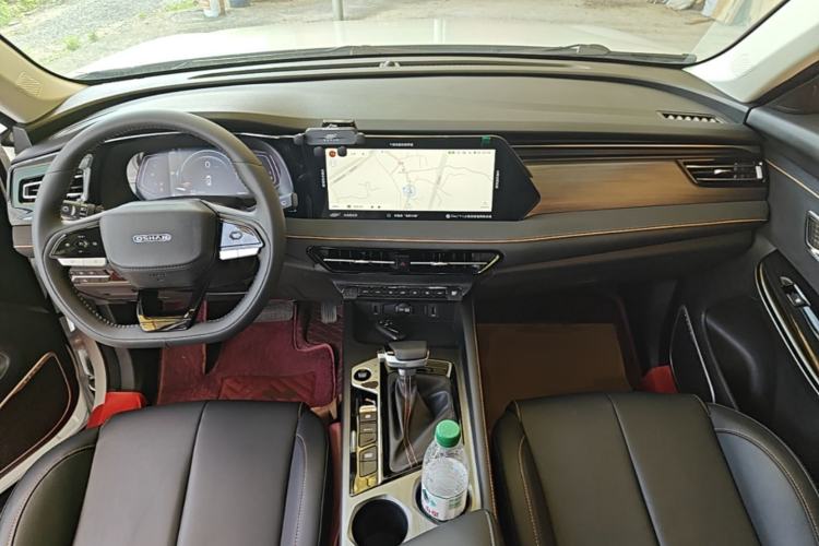 Used CHANGAN OSHAN X7 PLUS 2023 Enjoy Edition 1.5T Automatic Prestige 7-Seater Center Console