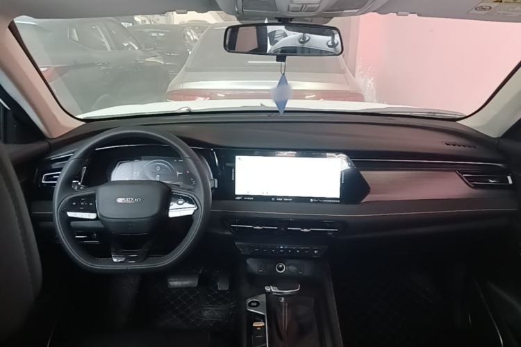 Used CHANGAN OSHAN X7 PLUS 2023 Enjoy Edition 1.5T Automatic Prestige Model Center Console