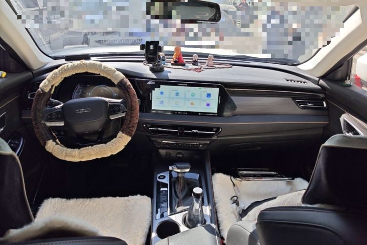 Used CHANGAN OSHAN X7 PLUS 2023 Enjoy Edition 1.5T Automatic Prestige 7-Seater Center Console