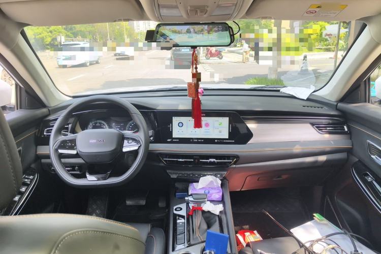 Used CHANGAN OSHAN X7 PLUS 2023 Enjoy Edition 1.5T Automatic Smart Version Center Console