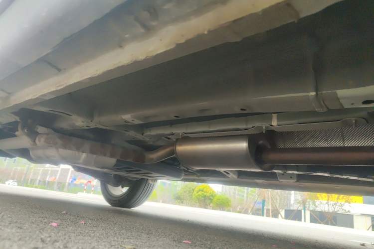 Used CHANGAN OSHAN X7 PLUS 2023 Enjoy Edition 1.5T Automatic Smart Version Chassis Front Right