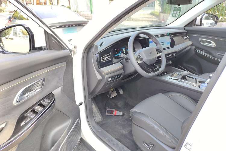 Used CHANGAN OSHAN X7 PLUS 2023 Enjoy Edition 1.5T Automatic Pilot Model 7 Seats Driver Seat