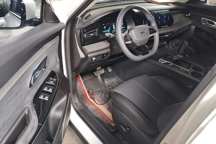 Used CHANGAN OSHAN X7 PLUS 2023 Enjoy Edition 1.5T Automatic Pilot Model 7 Seats Driver Seat