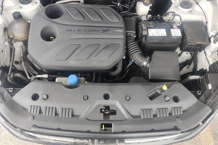 Used CHANGAN OSHAN X7 PLUS 2023 Enjoy Edition 1.5T Automatic Smart Edition 7-Seater Engine Bay