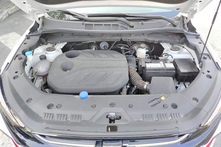 Used CHANGAN OSHAN X7 PLUS 2023 Enjoy Edition 1.5T Automatic Pilot Model 7 Seats Engine Bay