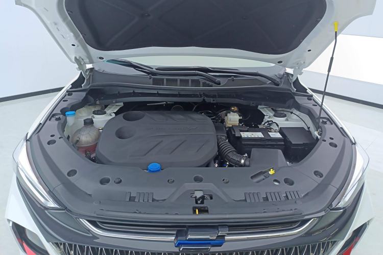 Used CHANGAN OSHAN X7 PLUS 2023 Enjoy Edition 1.5T Automatic Pilot Model 7 Seats Engine Bay
