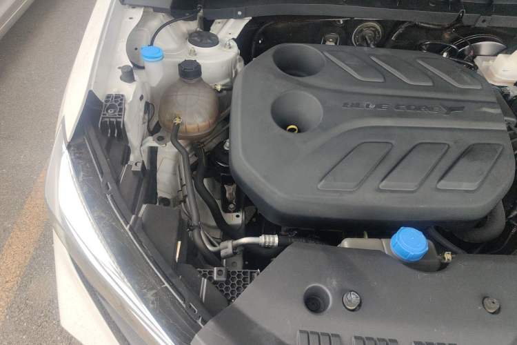 Used CHANGAN OSHAN X7 PLUS 2023 Enjoy Edition 1.5T Automatic Smart Edition 7-Seater Engine Bay Right