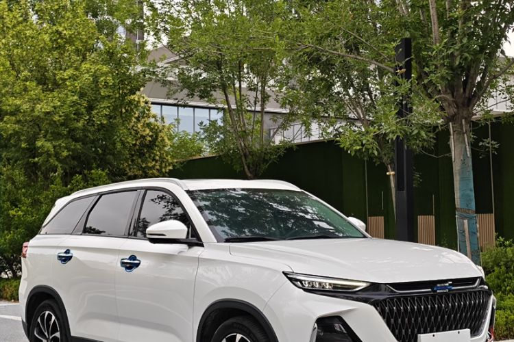 Used CHANGAN OSHAN X7 PLUS 2023 Enjoy Edition 1.5T Automatic Prestige Model Exterior 1