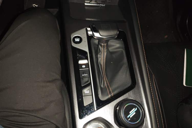 Used CHANGAN OSHAN X7 PLUS 2023 Enjoy Edition 1.5T Automatic Prestige Model Gear Lever