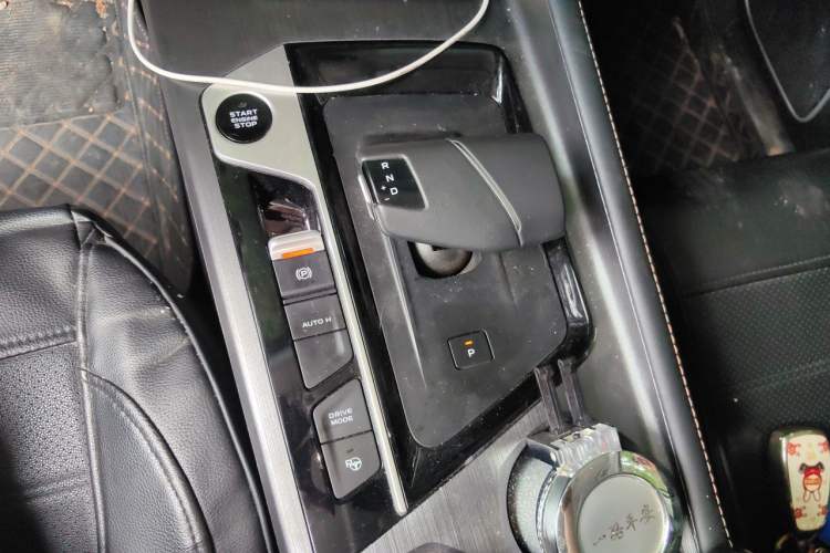 Used CHANGAN OSHAN X7 PLUS 2023 Enjoy Edition 1.5T Automatic Navigation Model Gear Lever